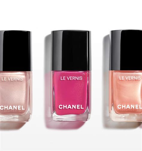 chanel makeup nail polish.